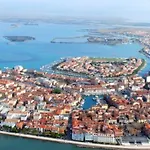 Charming With Lagoon Views In Apartment *